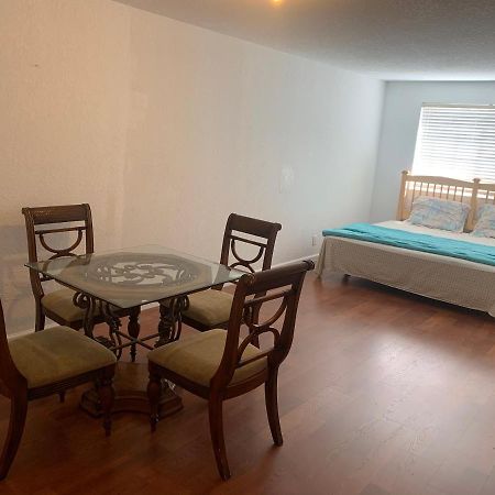 Bedroom Suite In Lauderdale Lakes Townhome Форт Лодърдейл Екстериор снимка