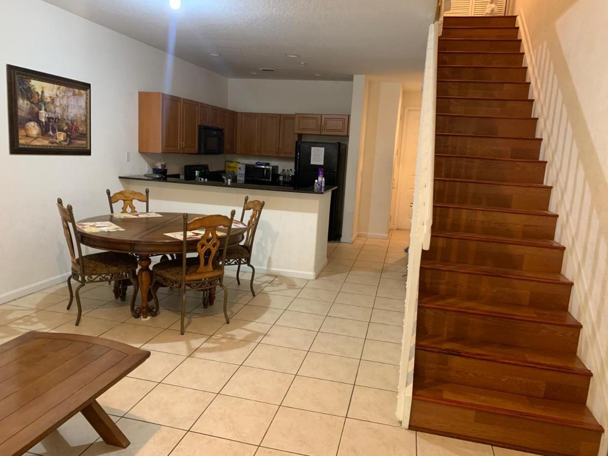 Bedroom Suite In Lauderdale Lakes Townhome Форт Лодърдейл Екстериор снимка
