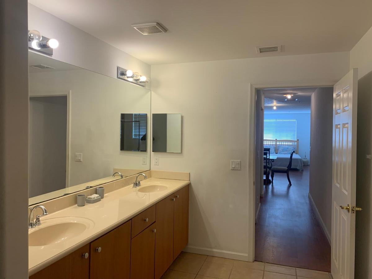 Bedroom Suite In Lauderdale Lakes Townhome Форт Лодърдейл Екстериор снимка
