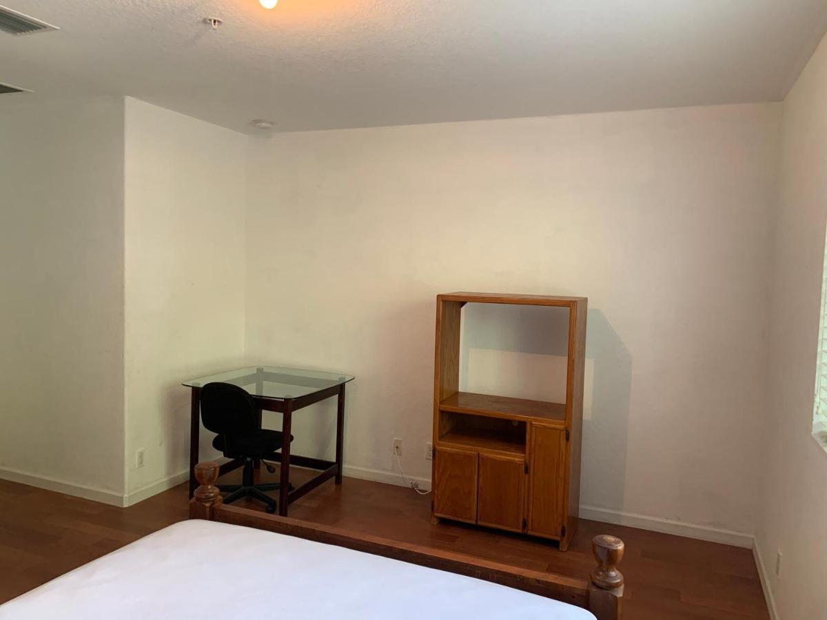 Bedroom Suite In Lauderdale Lakes Townhome Форт Лодърдейл Екстериор снимка