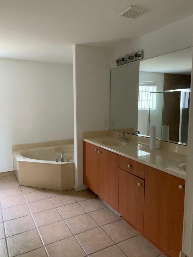 Bedroom Suite In Lauderdale Lakes Townhome Форт Лодърдейл Екстериор снимка