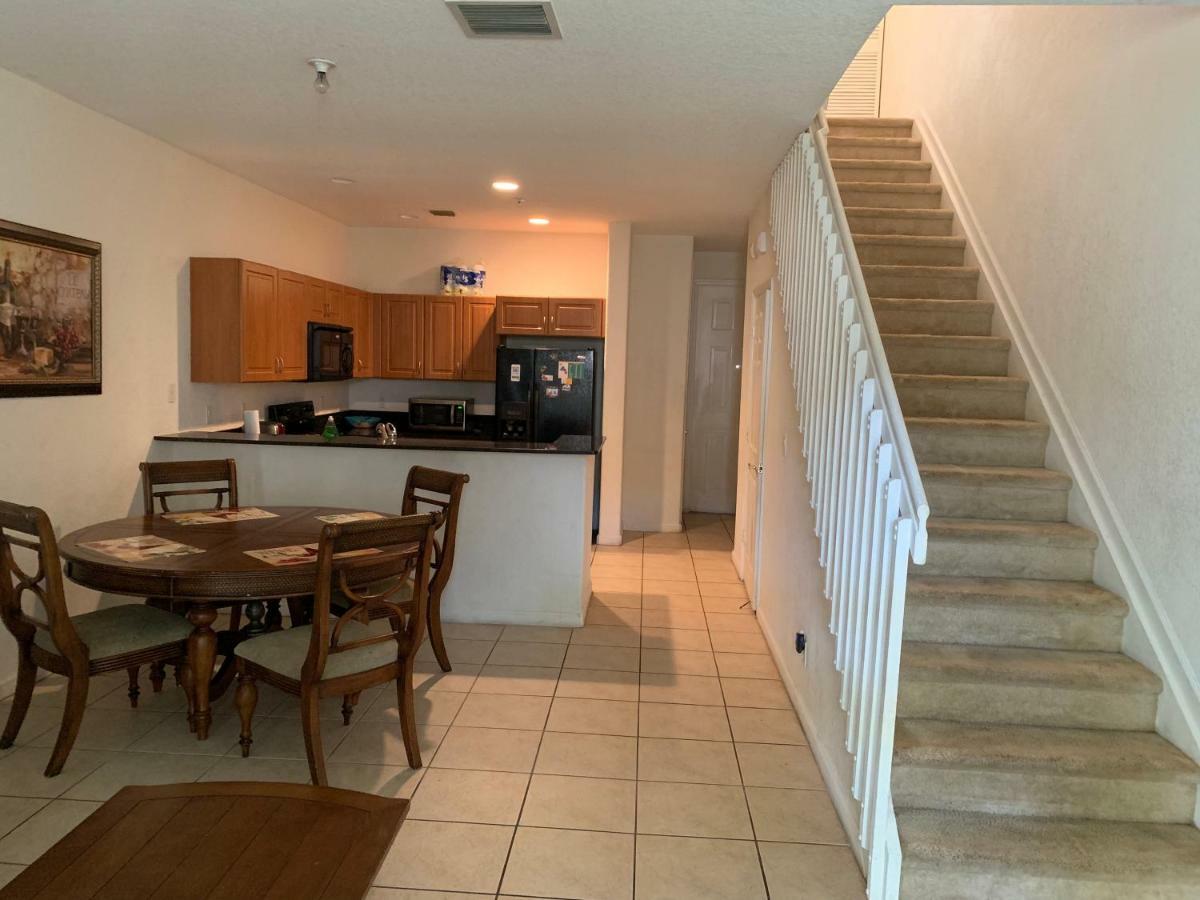 Bedroom Suite In Lauderdale Lakes Townhome Форт Лодърдейл Екстериор снимка