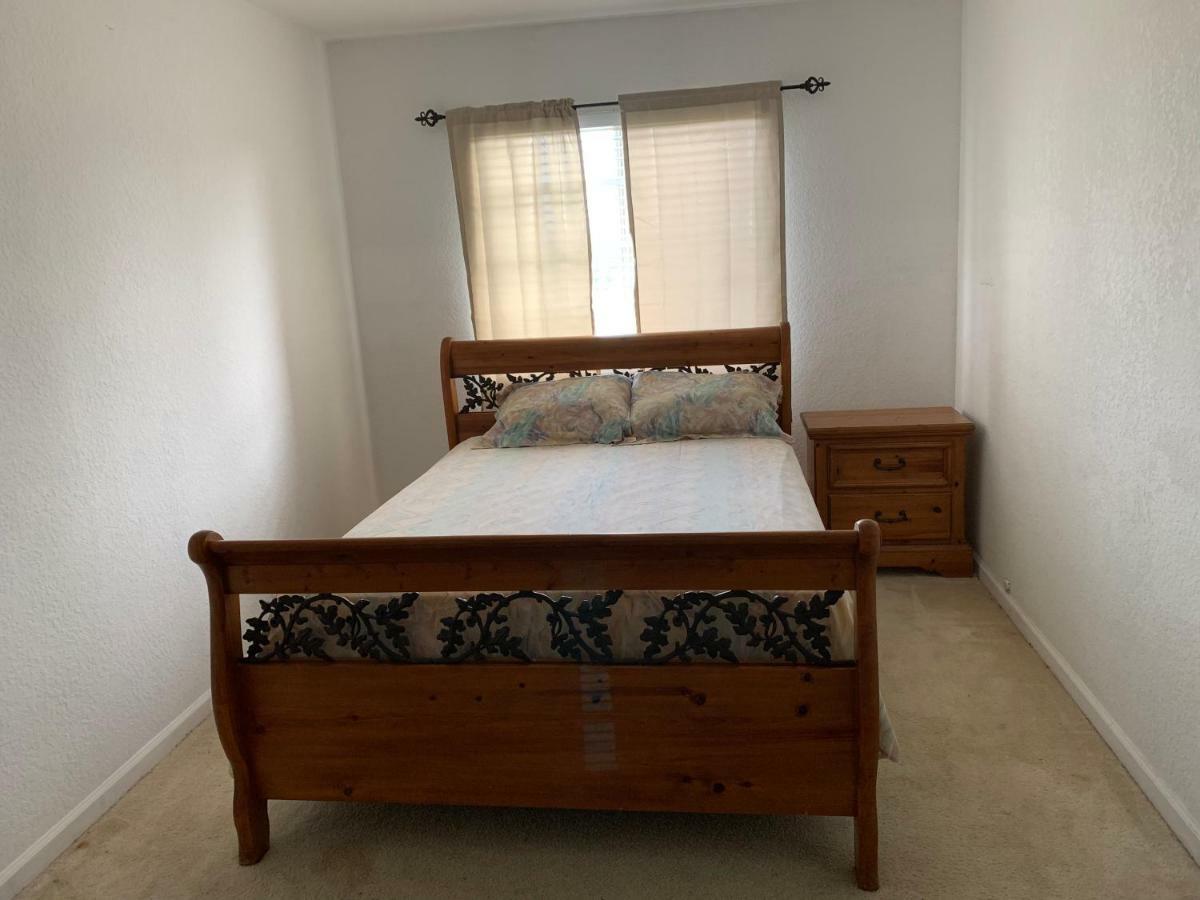 Bedroom Suite In Lauderdale Lakes Townhome Форт Лодърдейл Екстериор снимка