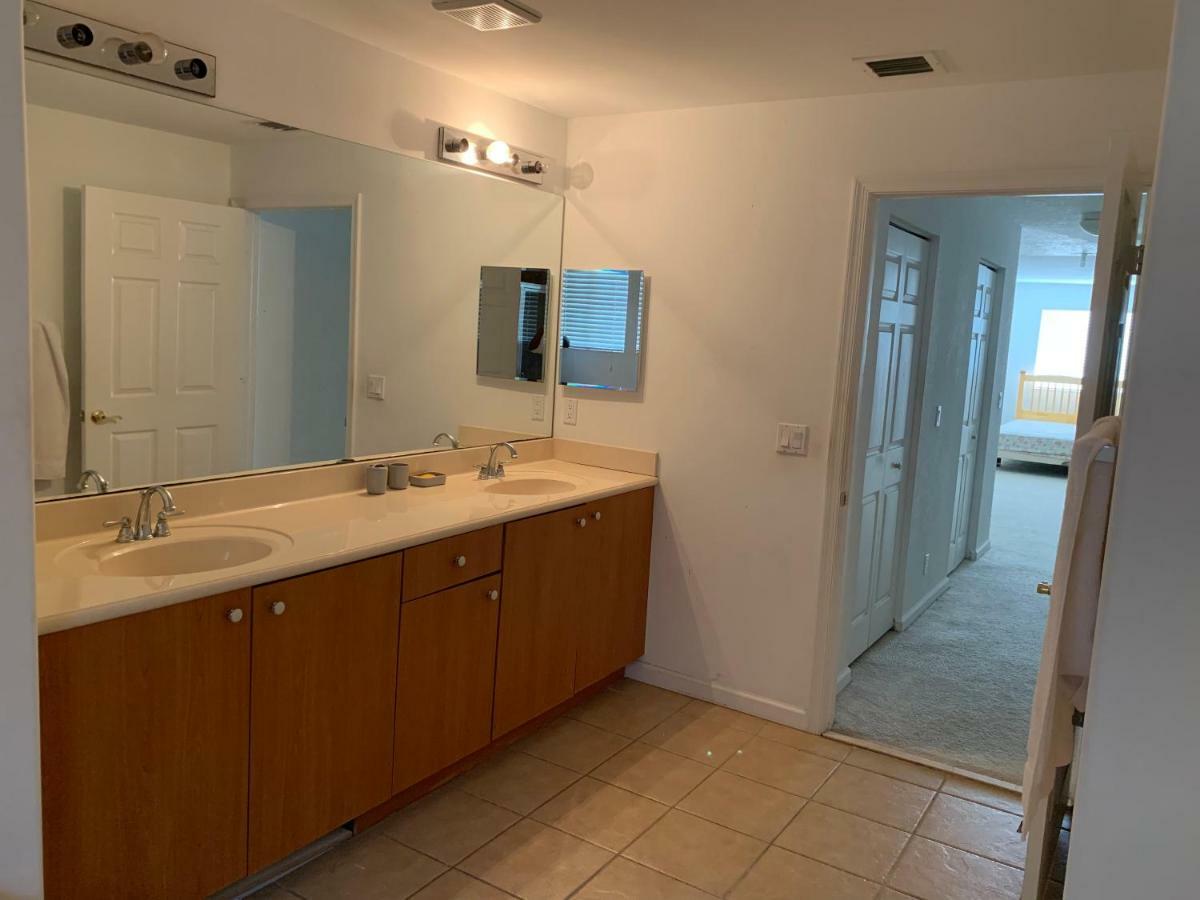 Bedroom Suite In Lauderdale Lakes Townhome Форт Лодърдейл Екстериор снимка