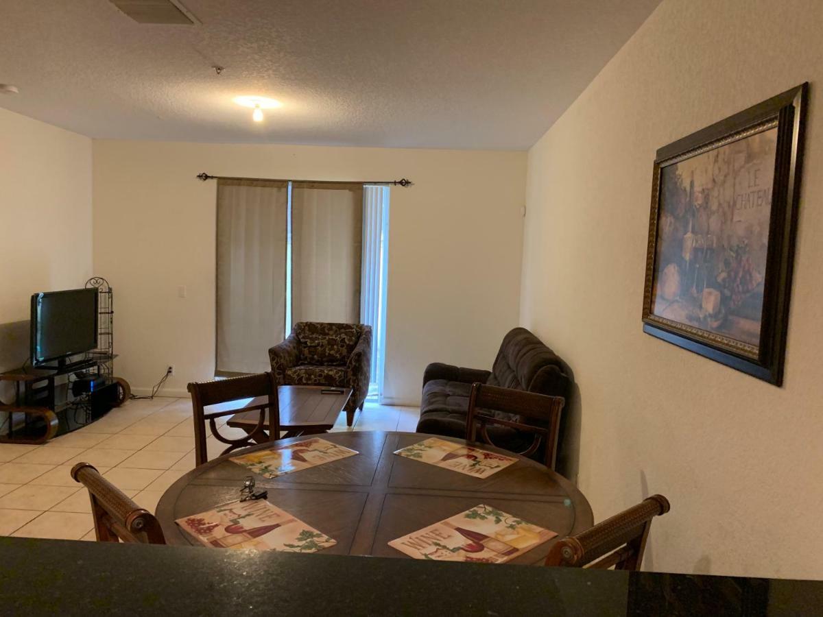 Bedroom Suite In Lauderdale Lakes Townhome Форт Лодърдейл Екстериор снимка